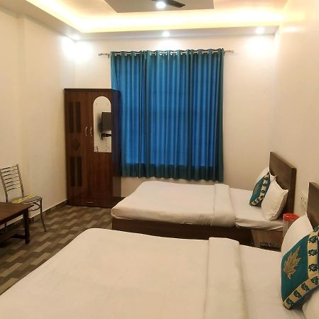 Nv Palace Hotel Vrindāvan Eksteriør billede