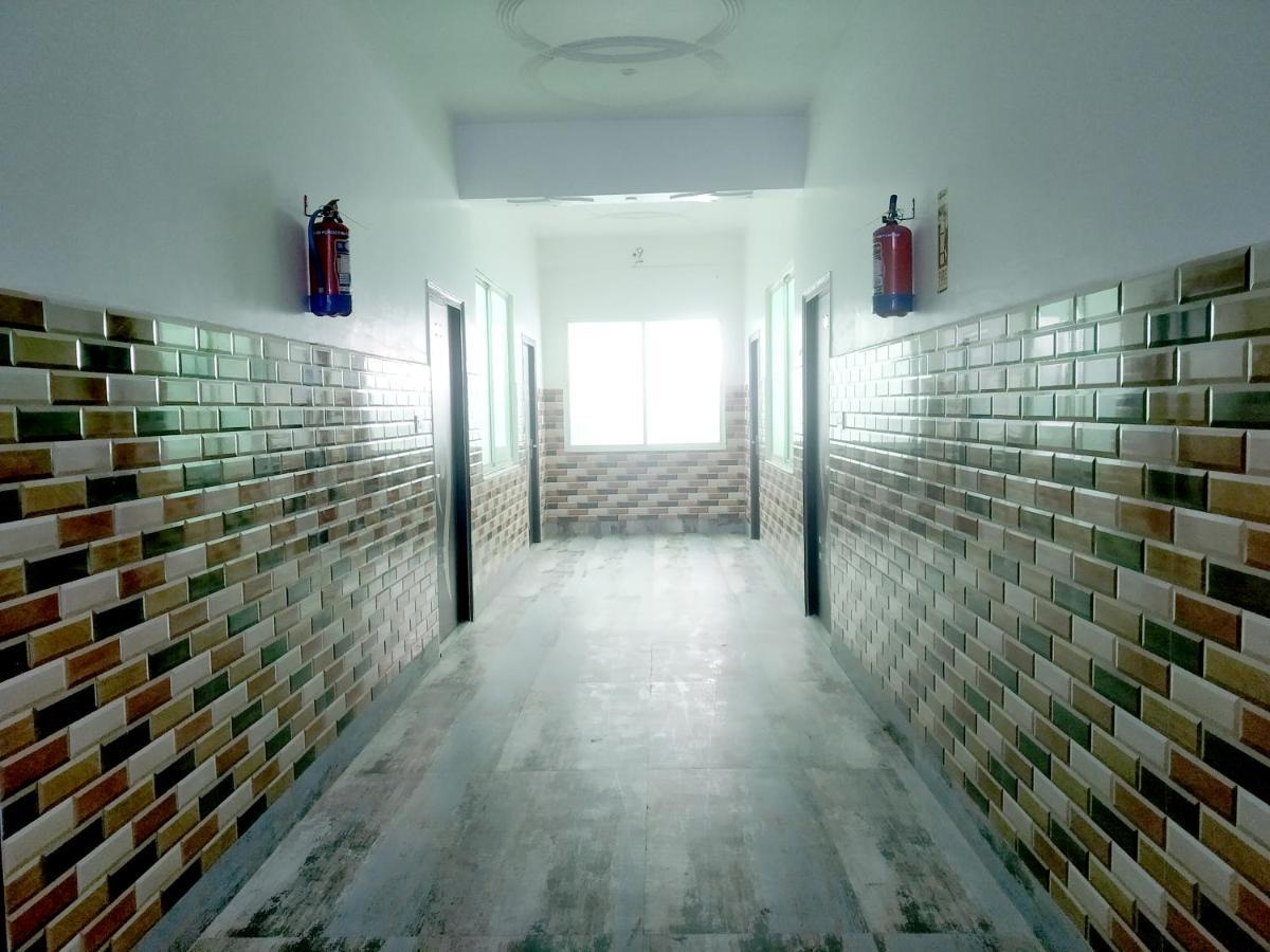 Nv Palace Hotel Vrindāvan Eksteriør billede