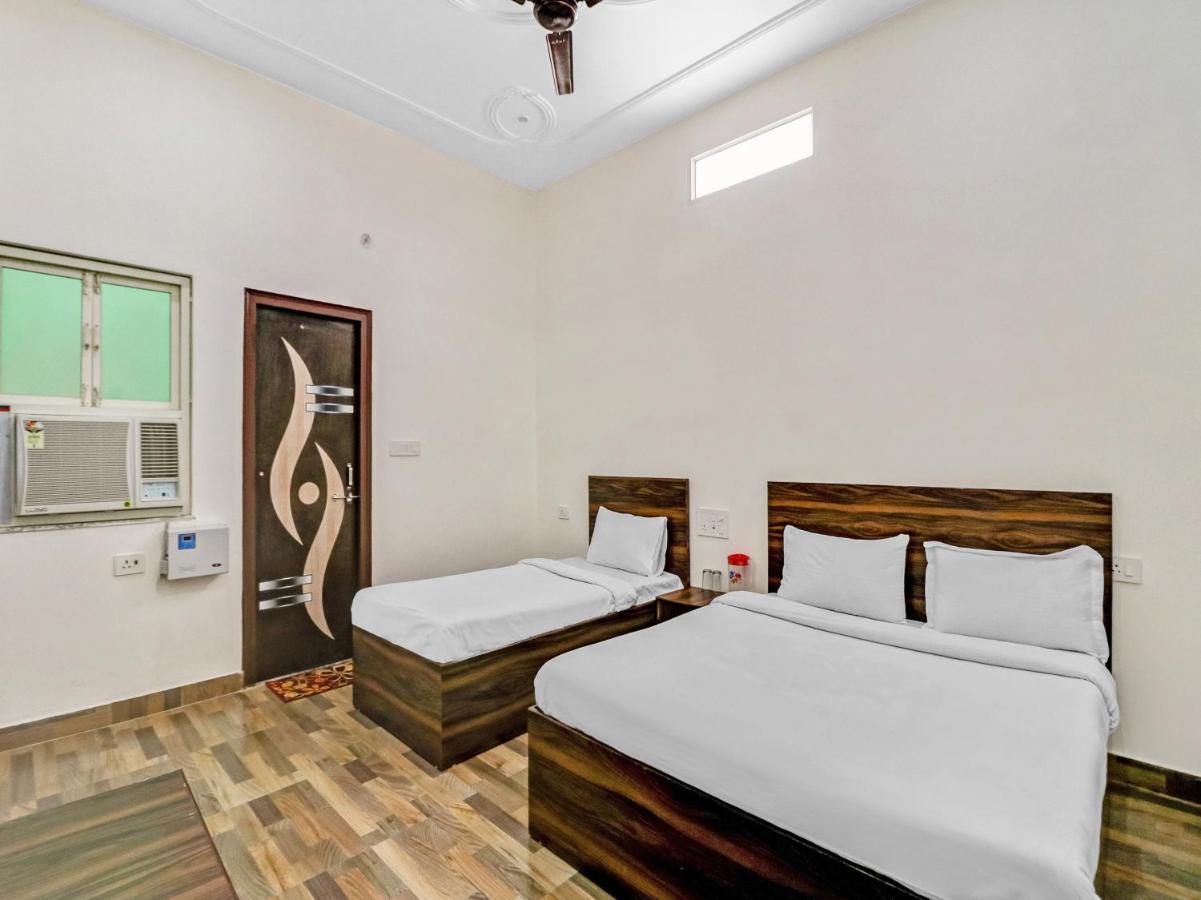 Nv Palace Hotel Vrindāvan Eksteriør billede