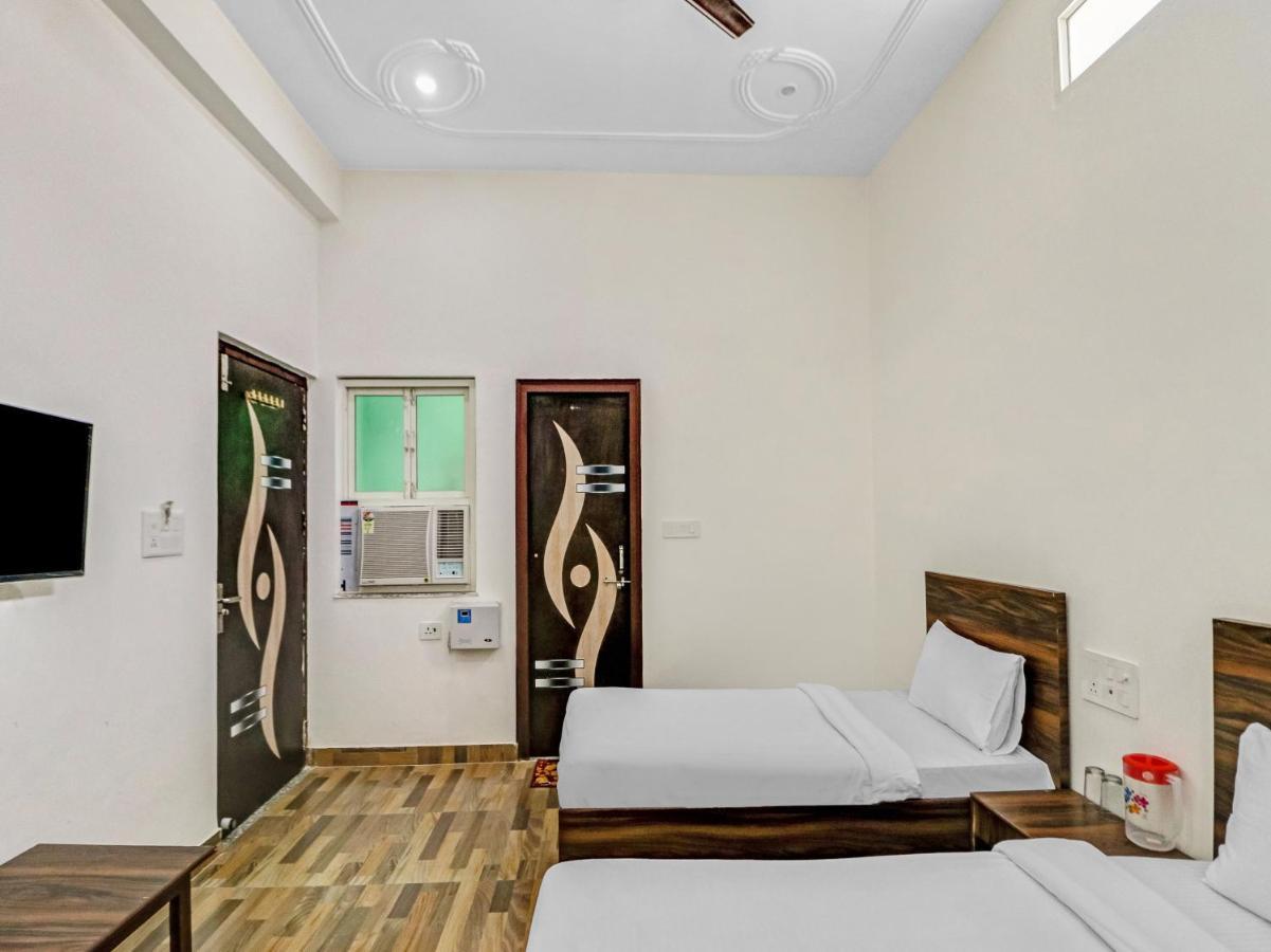 Nv Palace Hotel Vrindāvan Eksteriør billede