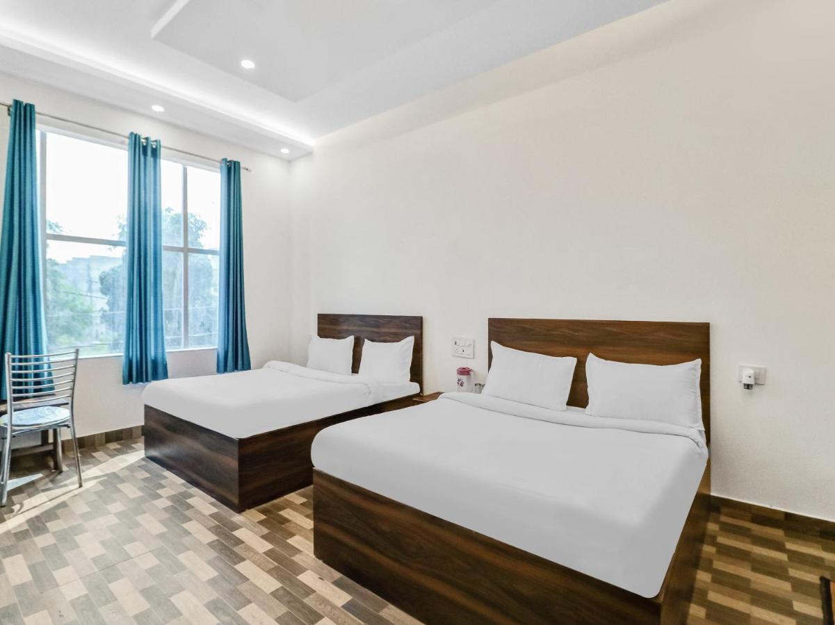 Nv Palace Hotel Vrindāvan Eksteriør billede
