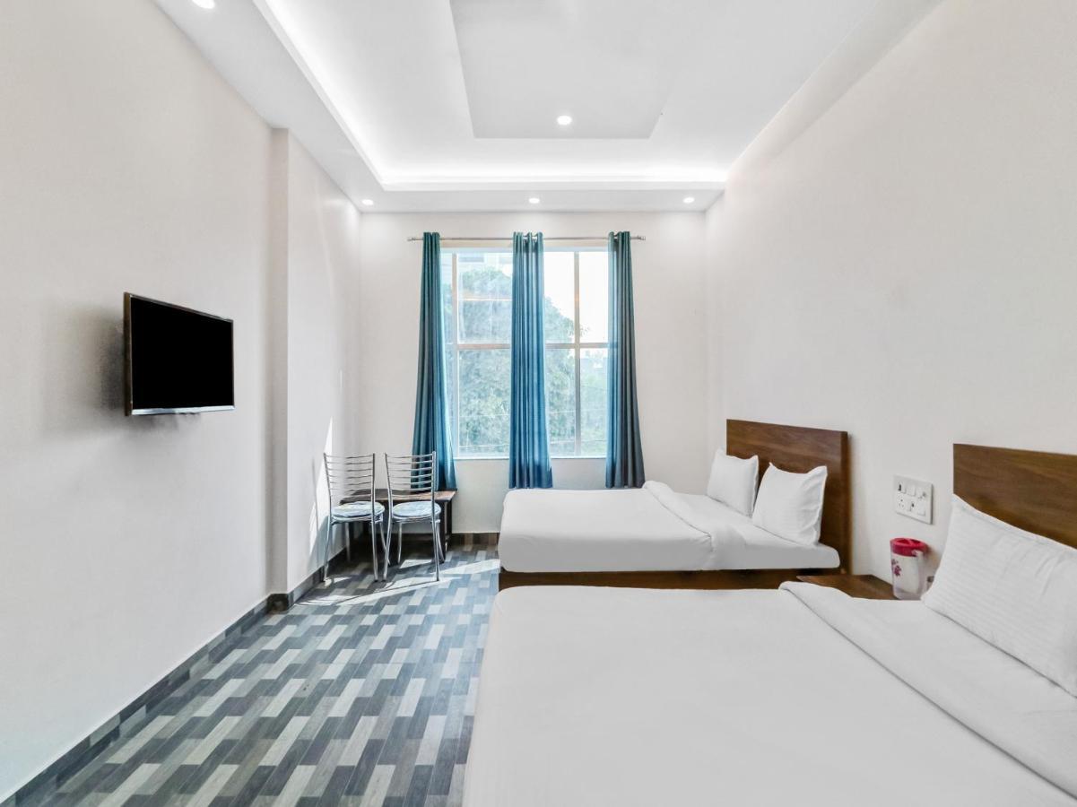 Nv Palace Hotel Vrindāvan Eksteriør billede